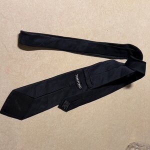 Tom Ford Dark Grey / BlackTie